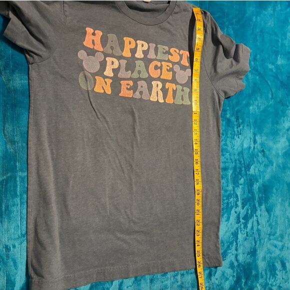 Canvas Disney Gray "Happiest Place On Earth" Short Sleeve Graphic T-Shirt- M - Picture 9 of 9